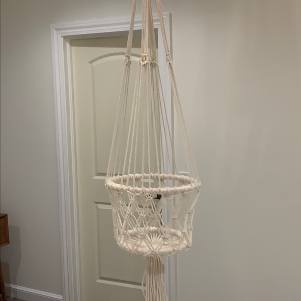 Plant hanger